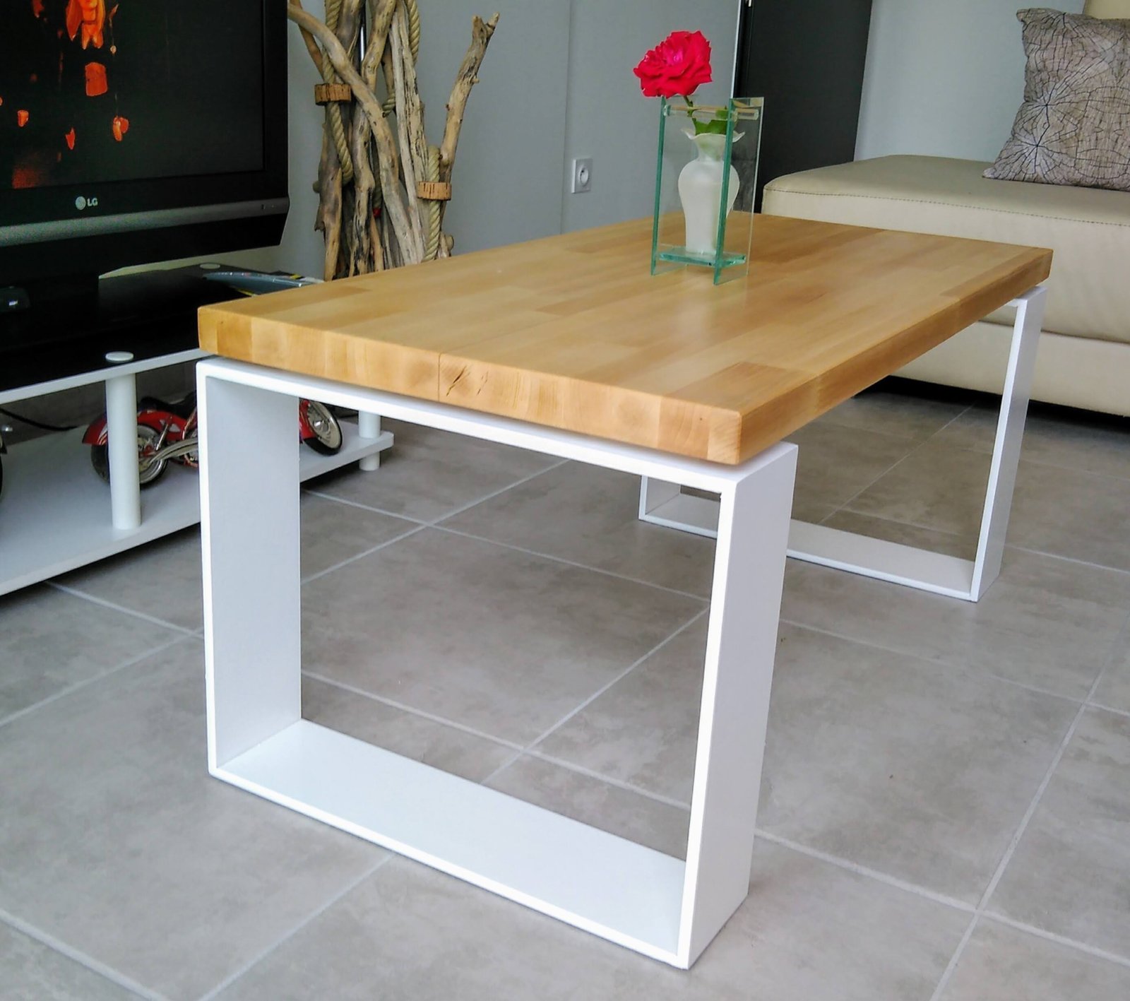 Table basse plateau bois et piétement acier blanc